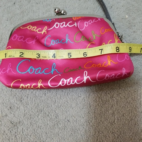 Coach pick Wristlet pouch - Picture 8 of 11